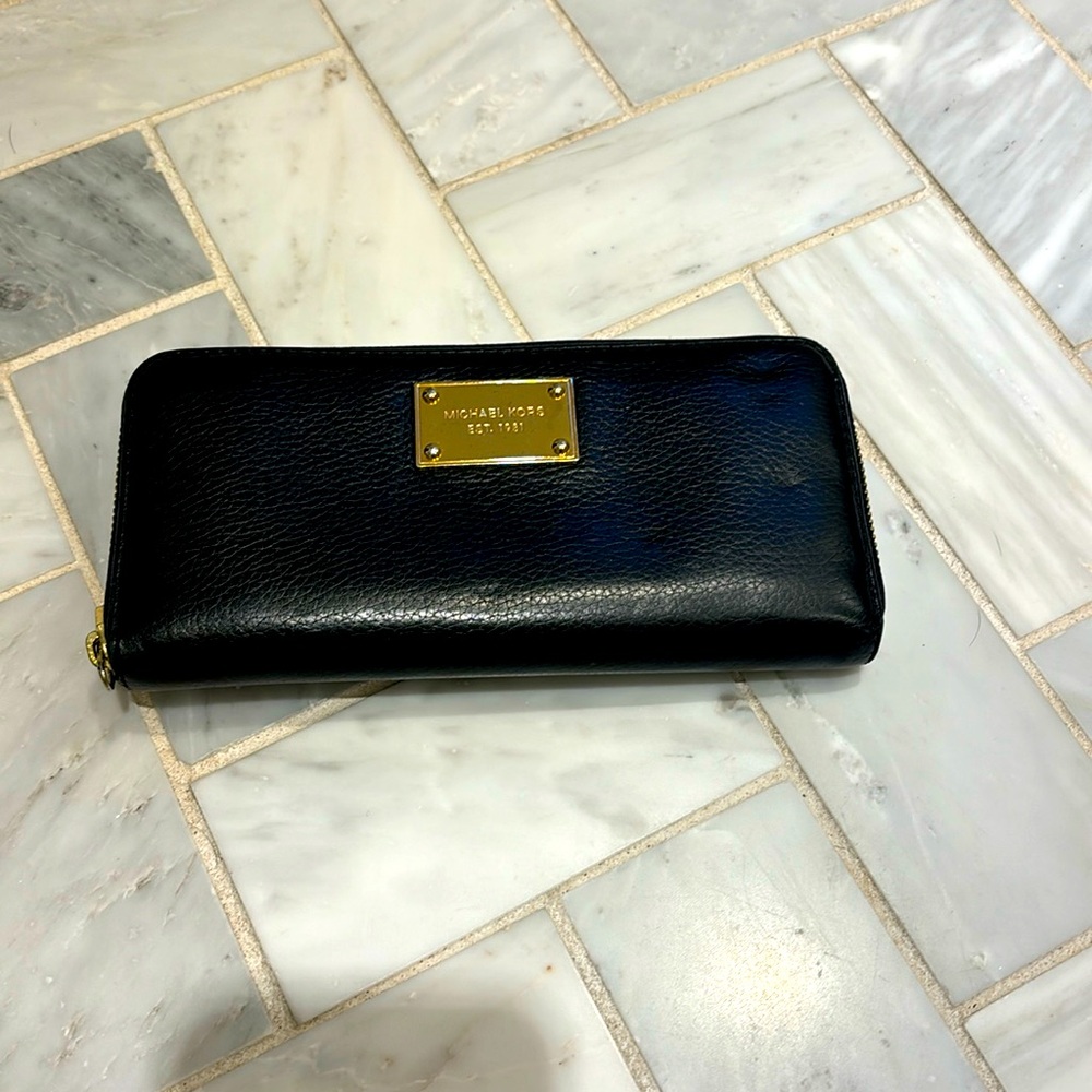 Michael Kors's wallet